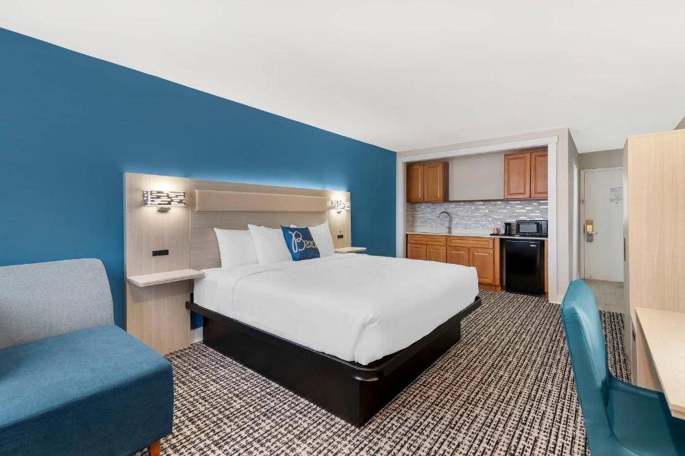 King Room - Non-Smoking interior
